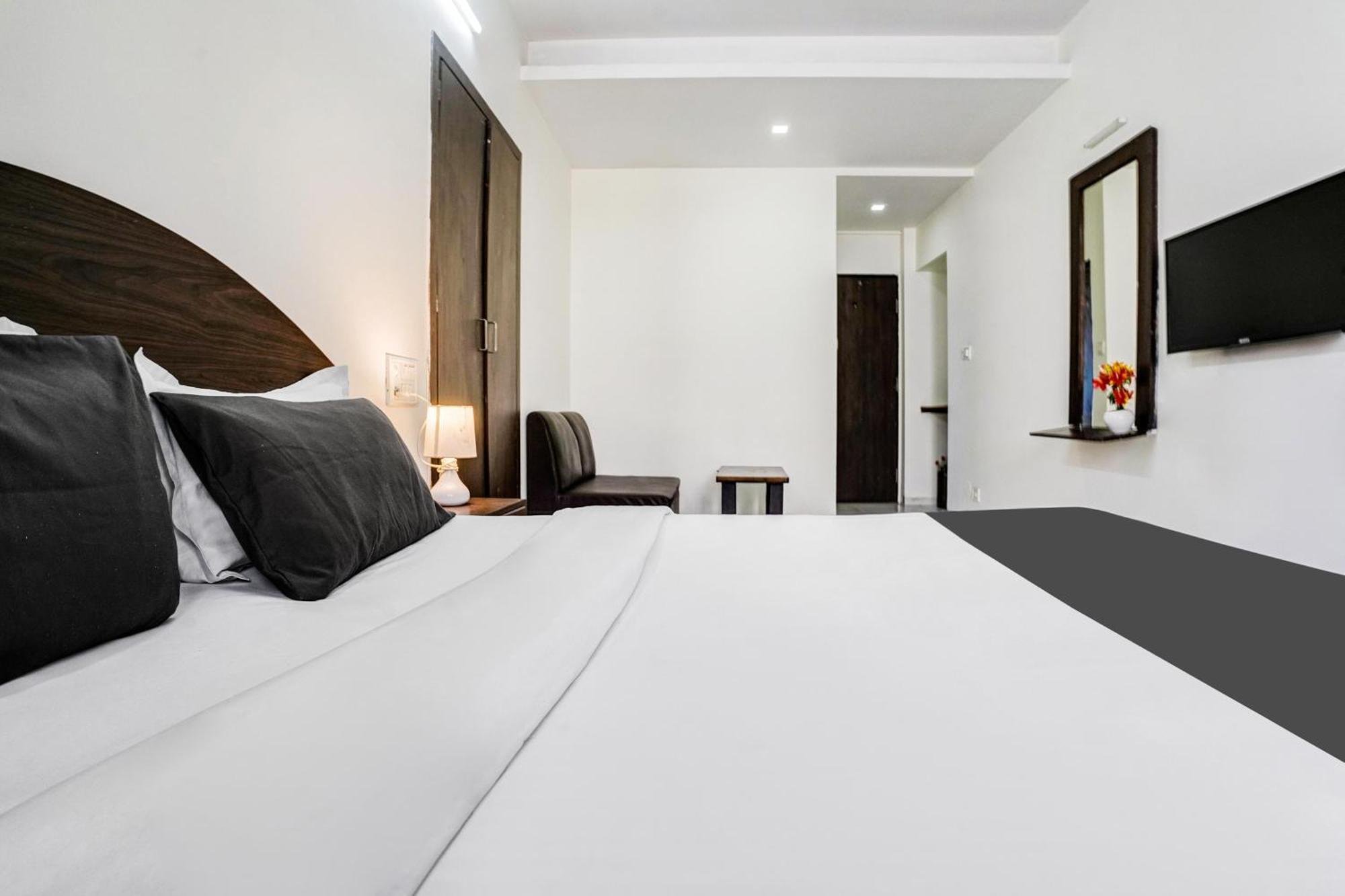 Super Hotel O Nashik Near Vijay Mamta Theatre Formerly Sahara Inn Esterno foto