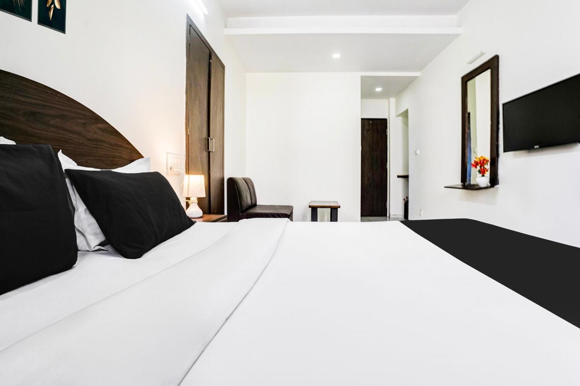 Super Hotel O Nashik Near Vijay Mamta Theatre Formerly Sahara Inn Esterno foto