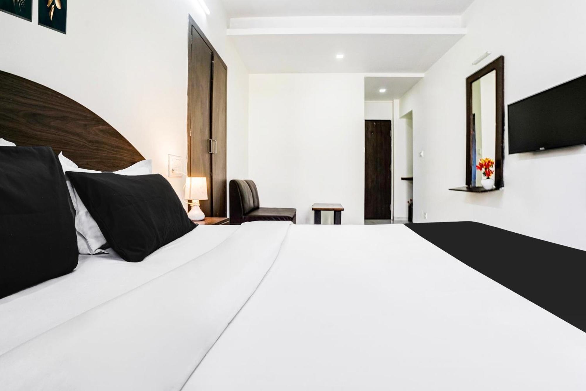 Super Hotel O Nashik Near Vijay Mamta Theatre Formerly Sahara Inn Esterno foto